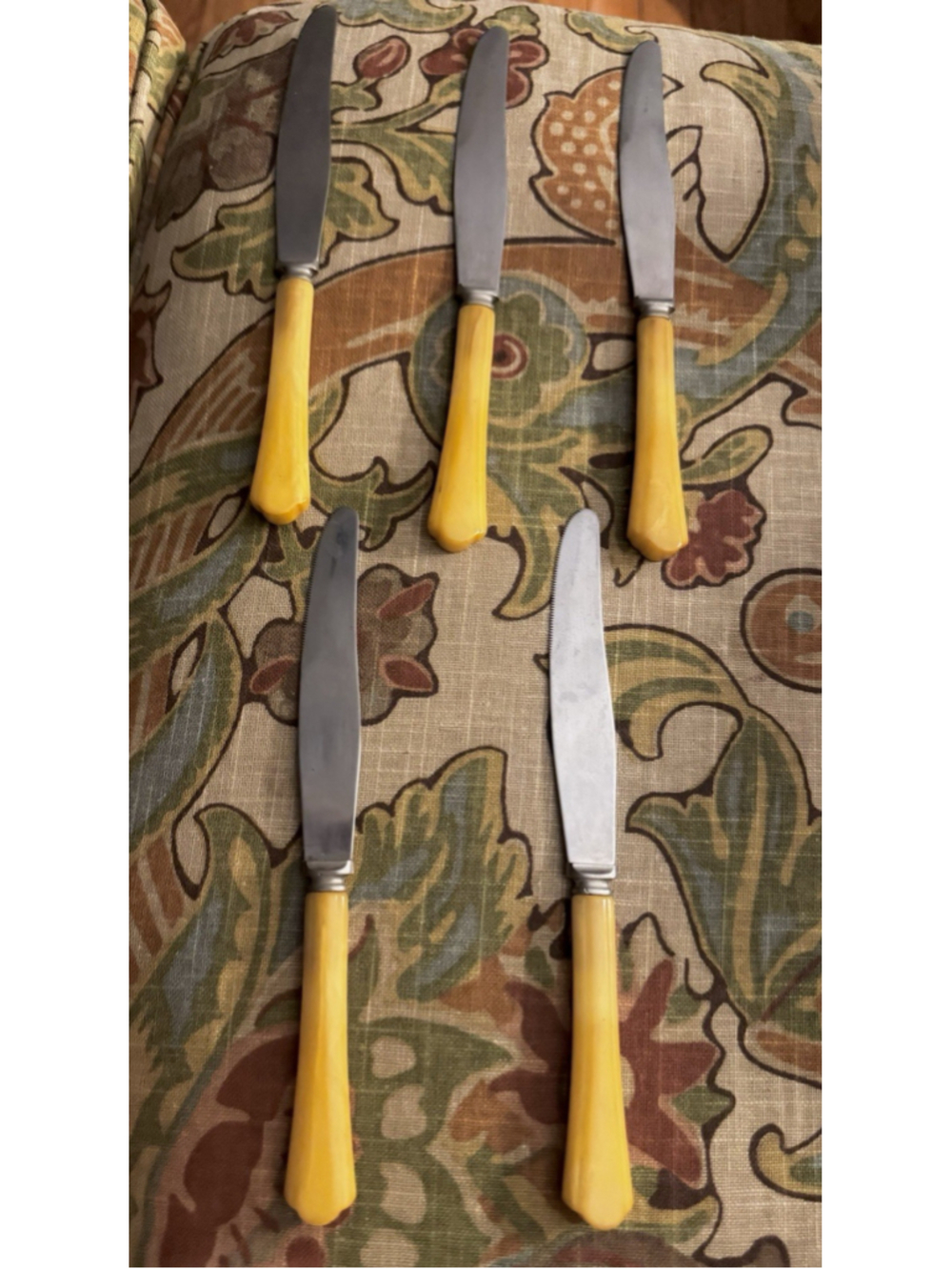Set of 5 Vintage MCM Knives with Classic Butterscotch Bakelite Handles